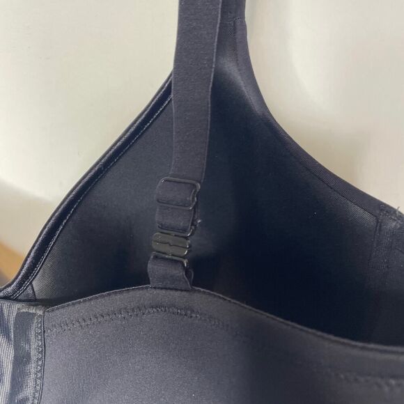 Vanity Fair Caress Full Coverage Wireless Bra 40C Black Lightly Lined Intimates - Picture 5 of 9